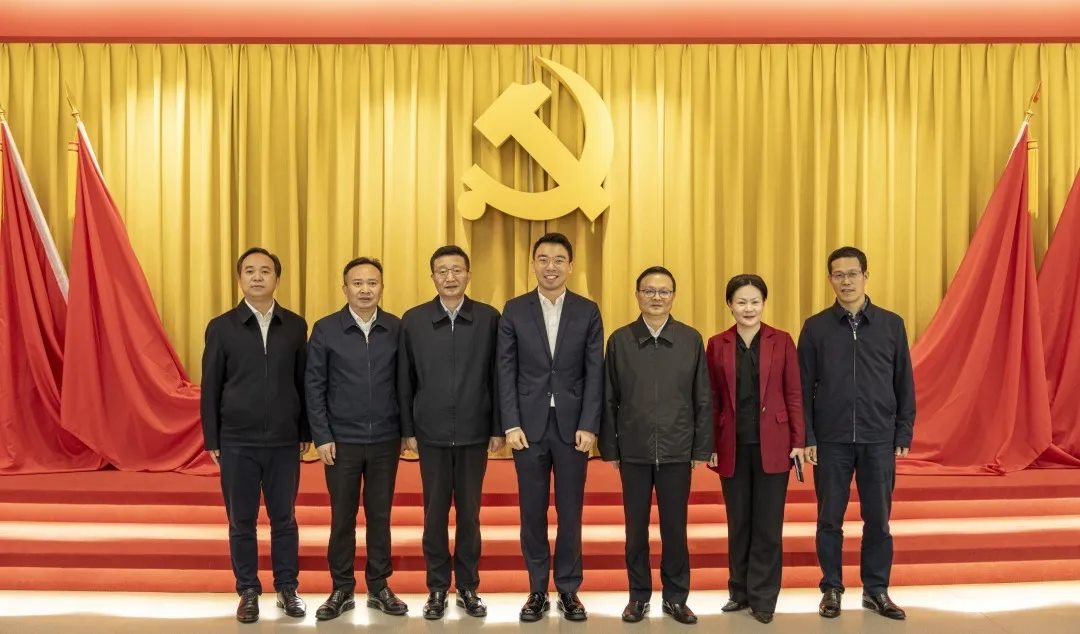 三峽資訊丨開州區(qū)黨政代表團蒞臨三峽電纜考察調研